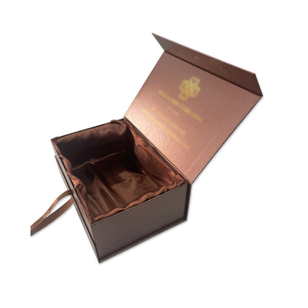 Custom Flip Top Boxes With Magnetic Closure - Image 6