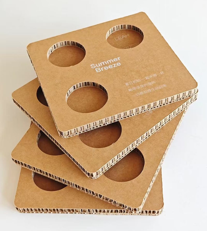 a stacking of 4 corrugated board inserts